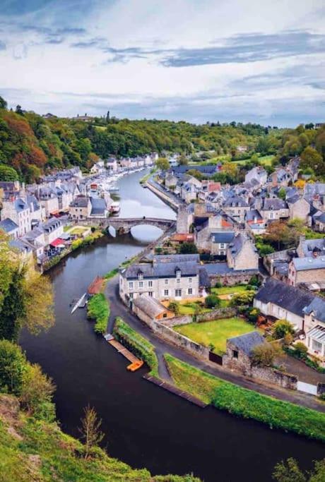 Appartement En Plein Coeur Historique De Dinan Exterior foto