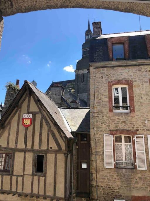 Appartement En Plein Coeur Historique De Dinan Exterior foto